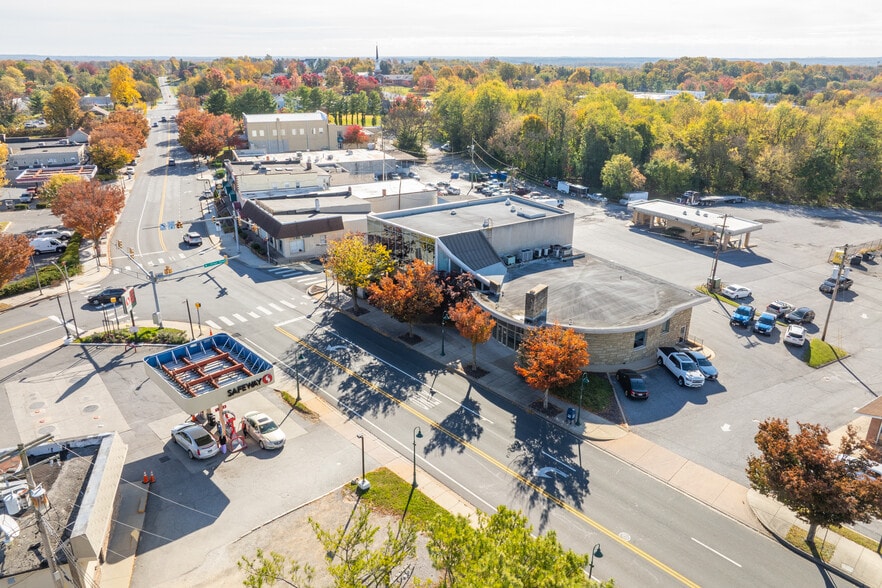 More Photos Of 9916 Main St, Damascus Bank For Sale