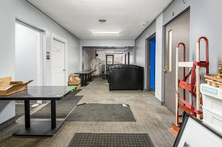 More Photos Of 25315 Kean St, Dearborn Industrial For Lease