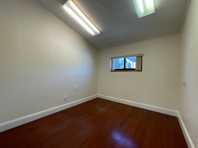 More Photos Of 312 S Old Dixie Hwy, Jupiter Office For Lease