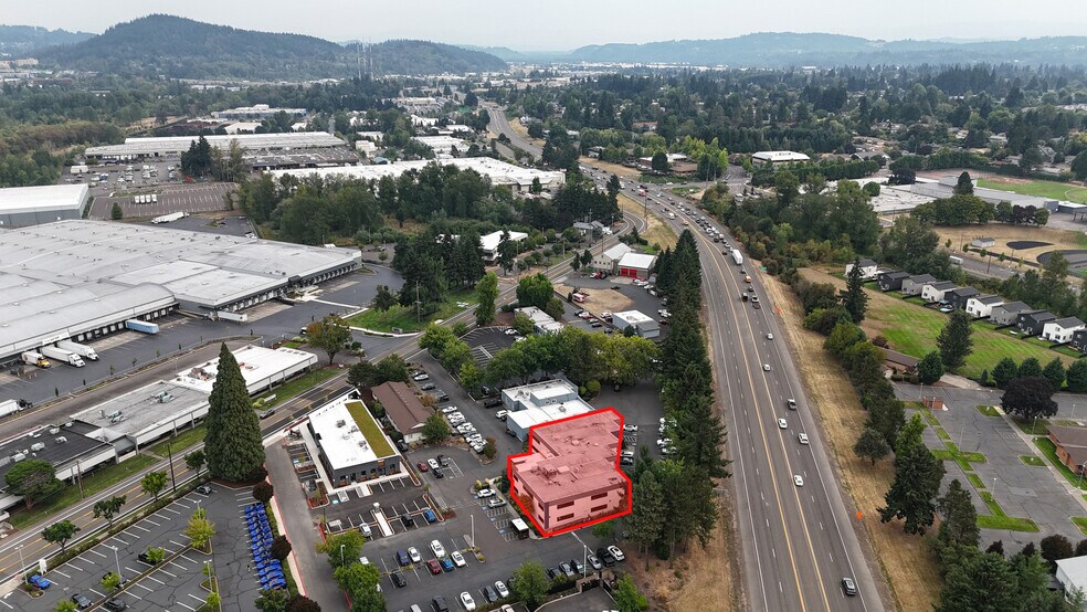 More Photos Of 6542 SE Lake Rd, Milwaukie Medical For Lease