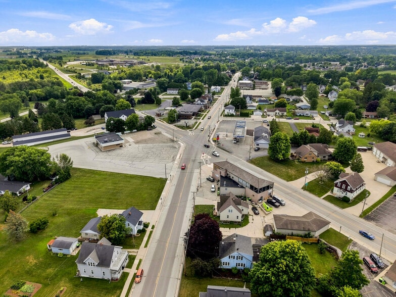 More Photos Of 308 N Wisconsin Dr, Sheboygan Freestanding For Sale