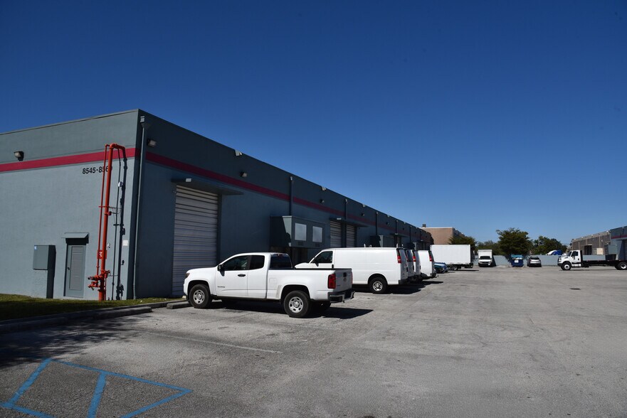 More Photos Of 8505-8659 NW 68th St, Miami Warehouse For Lease