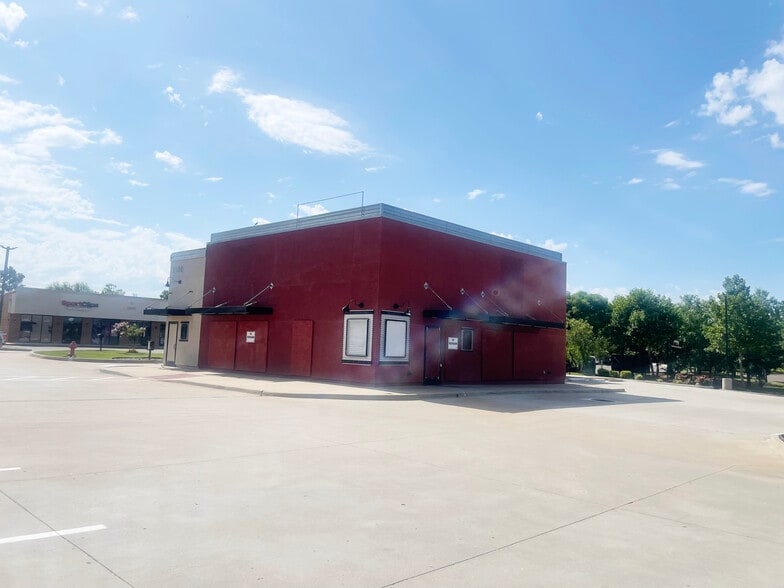 More Photos Of 2108 W Danforth Rd, Edmond Fast Food For Lease