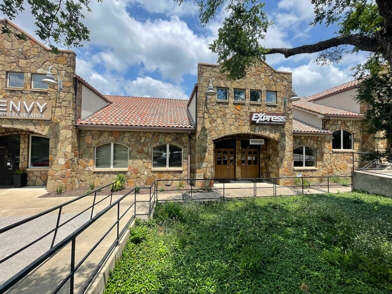 More Photos Of 2500 W William Cannon Dr, Austin Medical For Lease