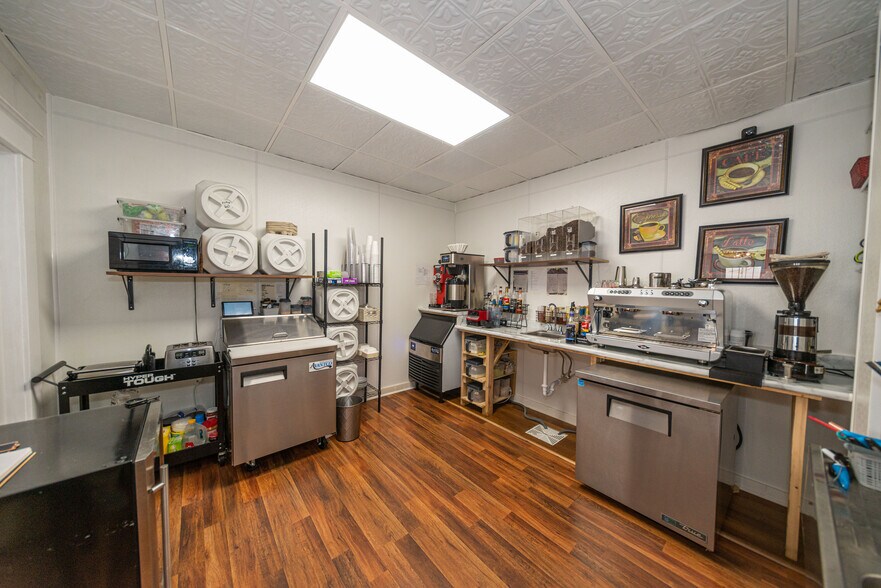 More Photos Of 2003 Broadway St, Mount Vernon Loft Creative Space For Sale