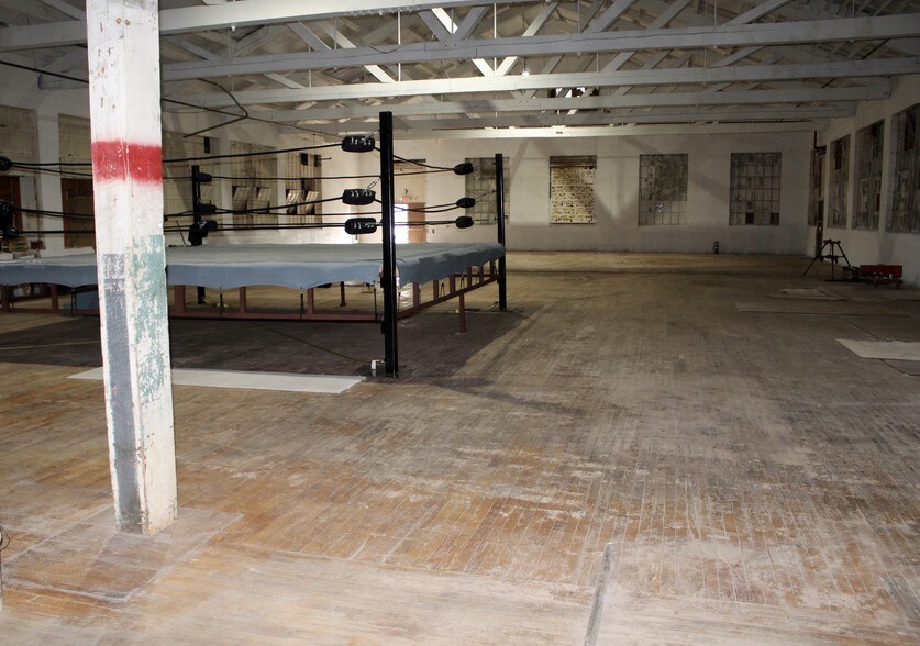 More Photos Of 155 N 9th St, Coplay Flex For Lease