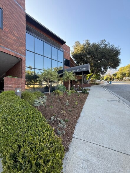 More Photos Of 4515 Ocean View Blvd, La Cañada Flintridge Medical For Lease