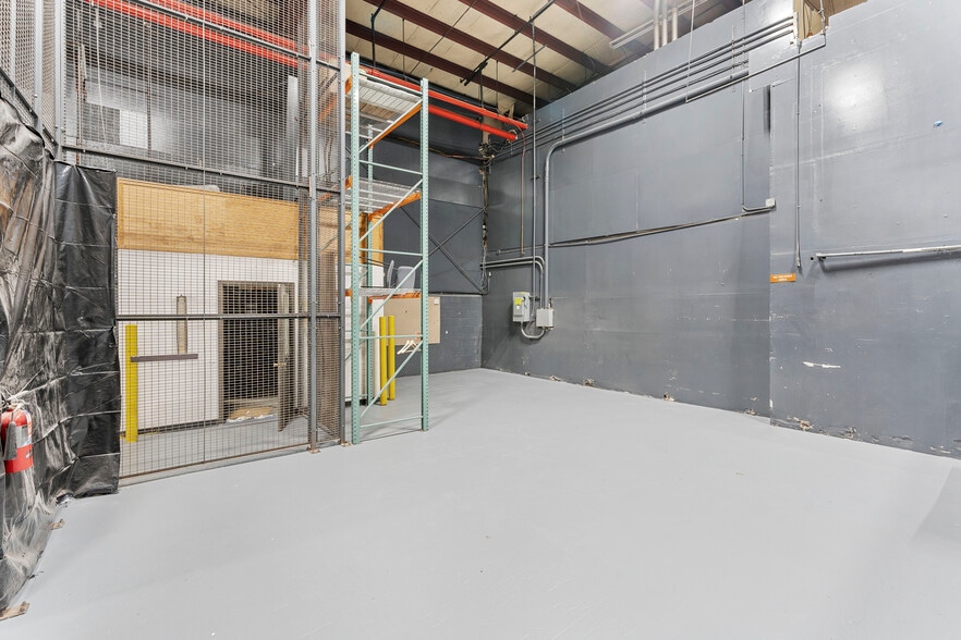 More Photos Of 4865 Arthur Kill Rd, Staten Island Warehouse For Sale