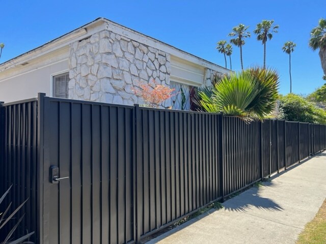 Primary Photo Of 808 Venice Blvd, Venice Apartments For Sale