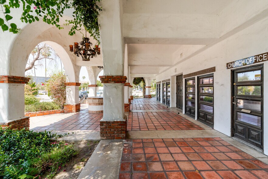 More Photos Of 333 E Colorado St, Glendale Unknown For Lease