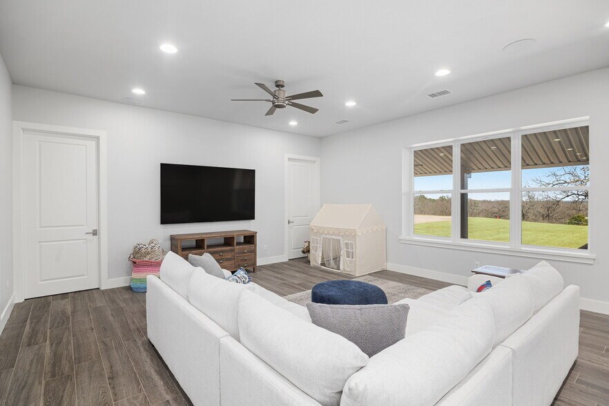 More Photos Of 21482 FM 16 W, Lindale Land For Sale