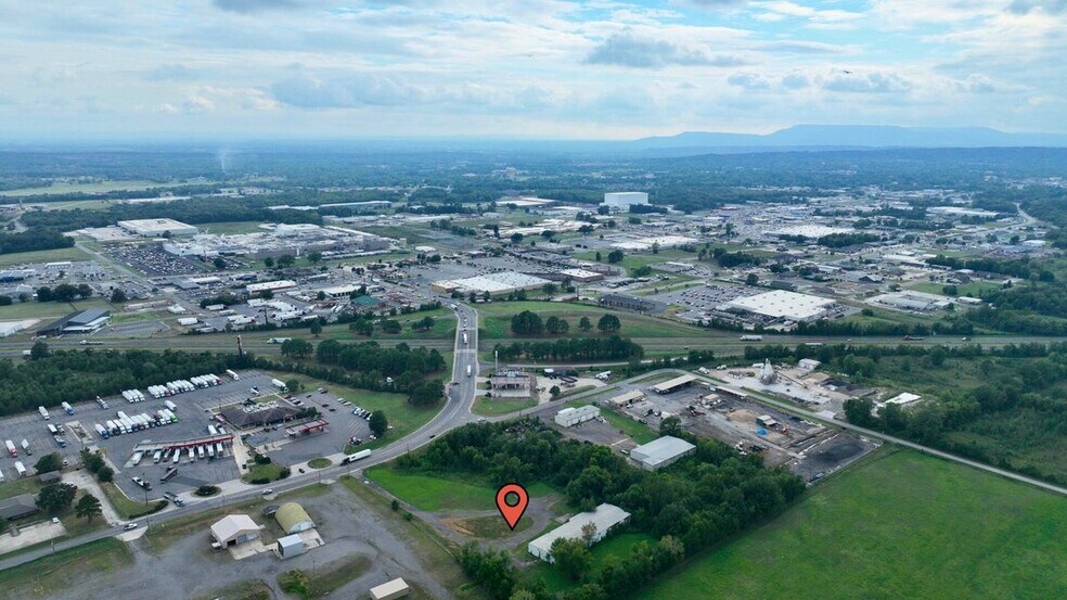 More Photos Of 40 Bradley Cove rd, Russellville Flex For Sale