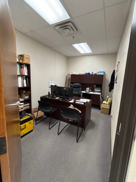 More Photos Of 2690 Old Alton Rd, Denton Warehouse For Lease