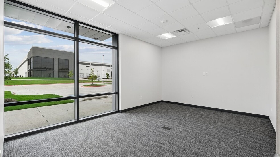 More Photos Of 4101 Northern Cross Blvd, Haltom City Unknown For Lease