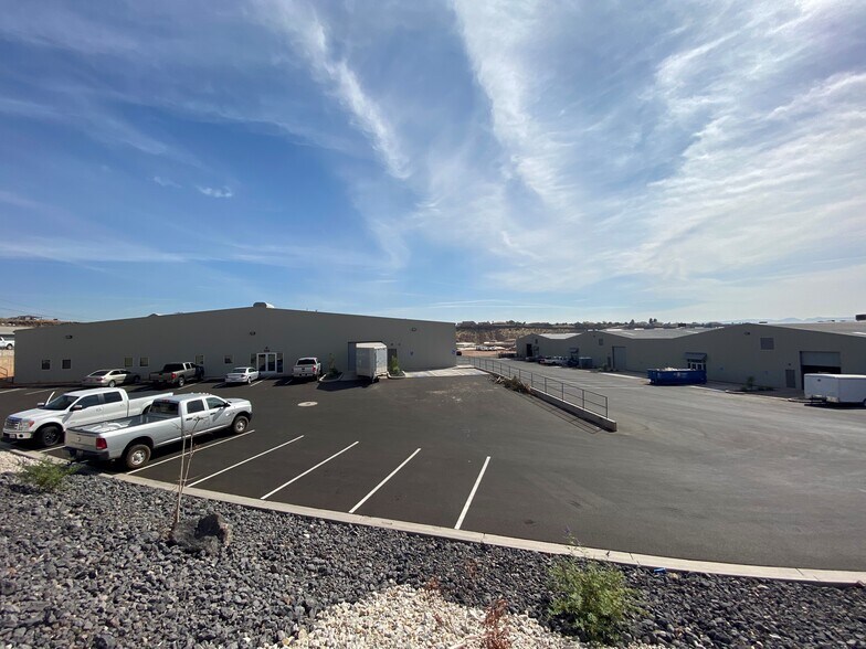 More Photos Of 444 Industrial Rd, Saint George Warehouse For Lease