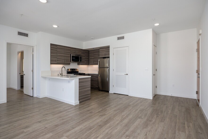 More Photos Of 12035 Wilshire Blvd, Los Angeles Apartments For Sale