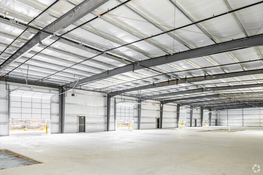 More Photos Of 1501 Leander Dr, Leander Warehouse For Lease