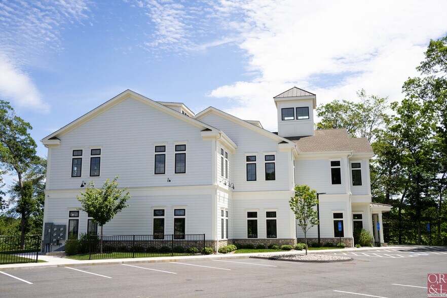 More Photos Of 215 Elm St, Old Saybrook Unknown For Lease