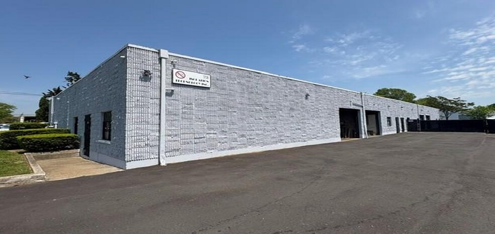 Primary Photo Of 73 Nancy St, West Babylon Warehouse For Lease