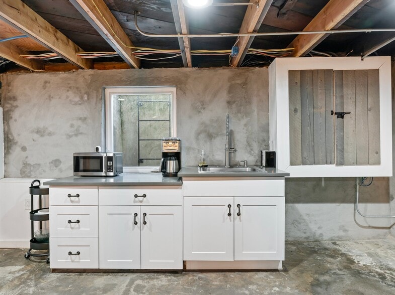 More Photos Of 2917 Washington St, Vancouver Storefront Retail Office For Sale