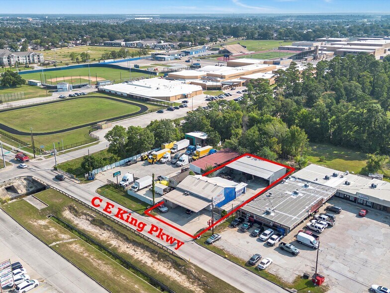 More Photos Of 8518 C E King Pky, Houston General Retail For Sale