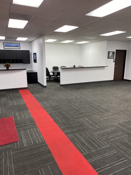 More Photos Of 7081 E 56th Ave, Commerce City Showroom For Lease