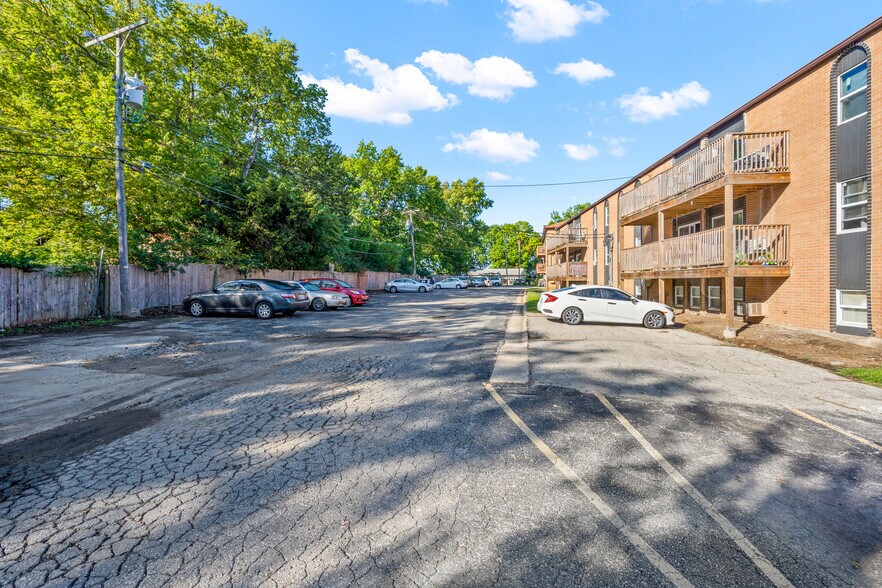 More Photos Of 1733 W 24th St, Lawrence Apartments For Sale