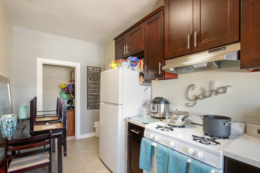 More Photos Of 2364-2370 Lime Ave, Long Beach Multifamily For Sale