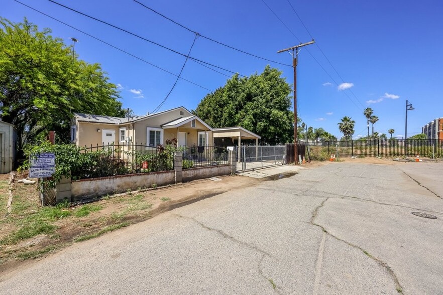 More Photos Of 411 Waverly Pl, Escondido Apartments For Sale