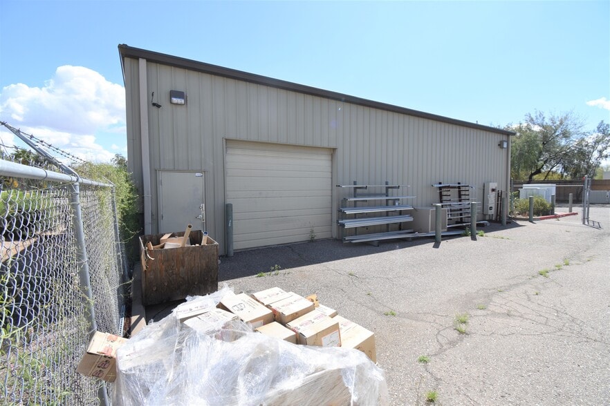 More Photos Of 8936 N 79th Ave, Peoria Warehouse For Lease