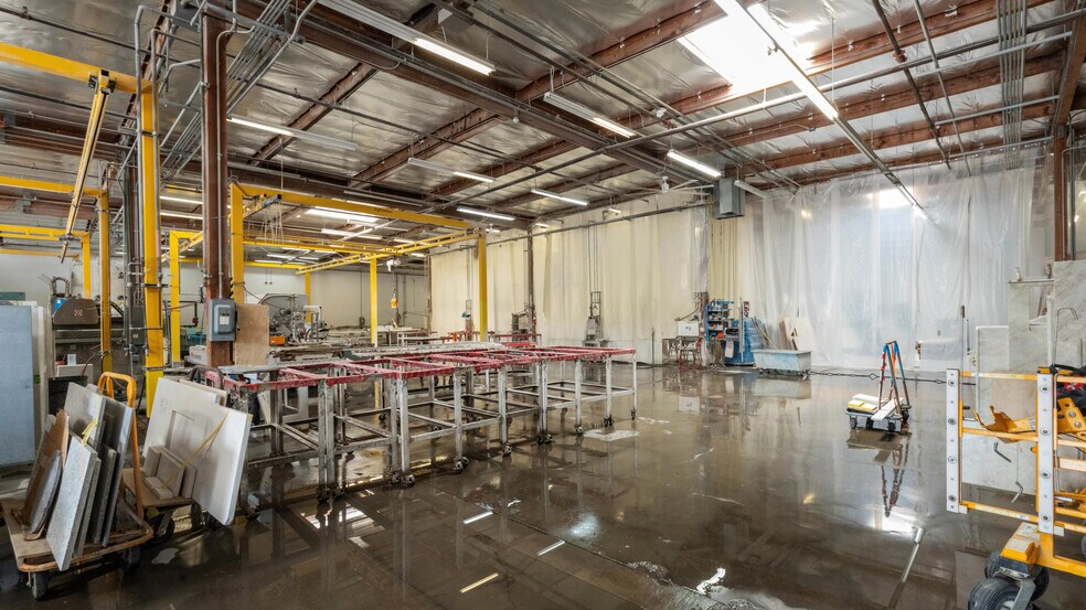 More Photos Of 1321 S Sunkist St, Anaheim Warehouse For Lease