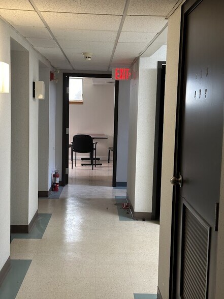 More Photos Of 293 W North St, Geneva Loft Creative Space For Lease