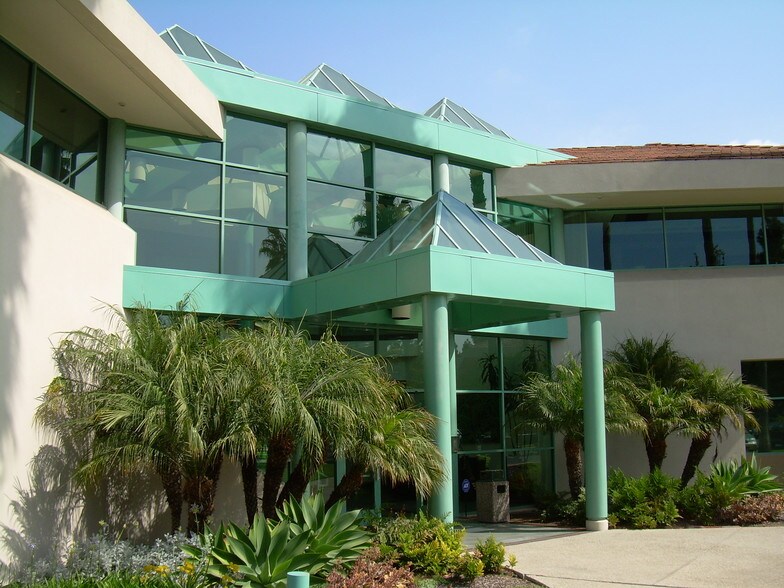 More Photos Of 1145 Eugenia Pl, Carpinteria Office For Lease