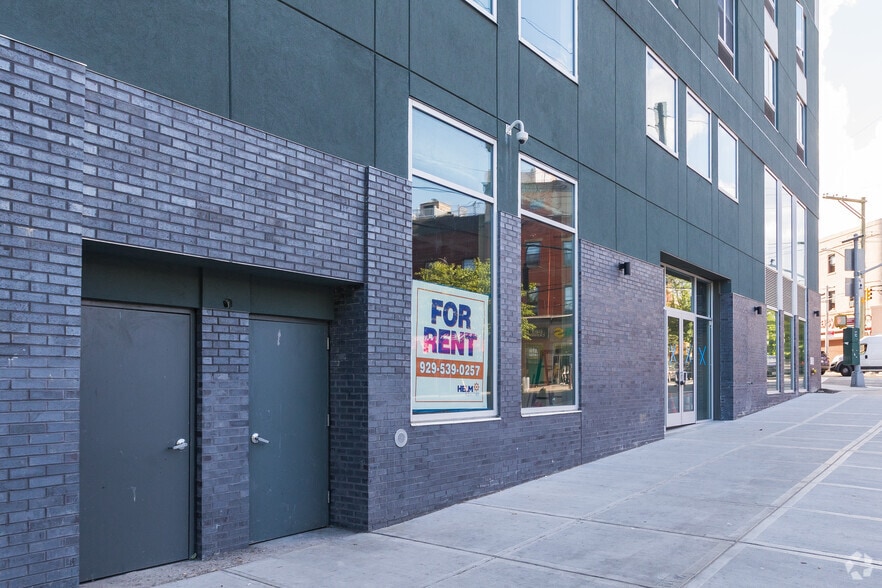 More Photos Of 38 Victory Blvd, Staten Island Office For Lease