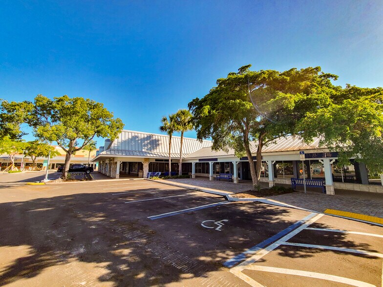 More Photos Of 1001-1041 N Collier Blvd, Marco Island Unknown For Lease