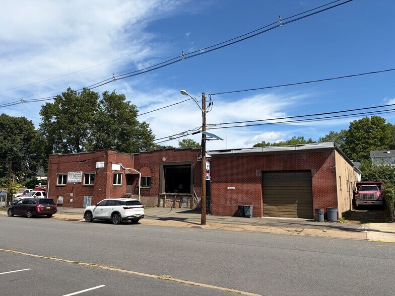 More Photos Of 109 West Shore Ave, Dumont Manufacturing For Sale