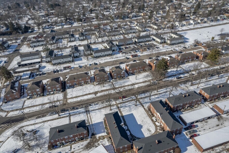 More Photos Of 299-377 Mayfair Blvd, Columbus Apartments For Sale