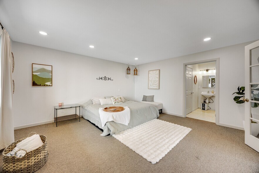 More Photos Of 129 Lower Pacific Dr, Whitethorn General Retail For Sale