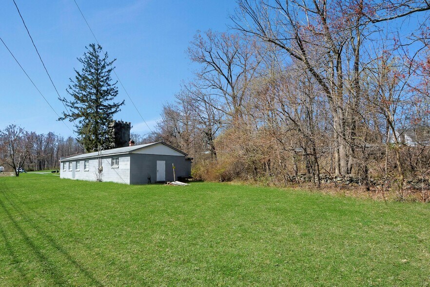 More Photos Of 37 Old Route 9W, New Windsor Township Specialty For Sale