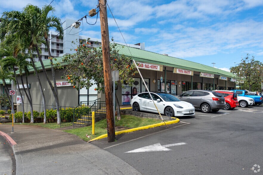 More Photos Of 99-084 Kauhale St, Aiea Unknown For Lease