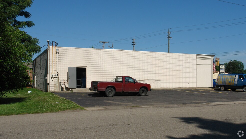 More Photos Of 4964-4968 W Tuscarawas St, Canton Freestanding For Lease