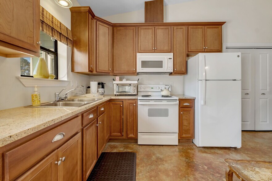 More Photos Of , Quincy Unknown For Sale