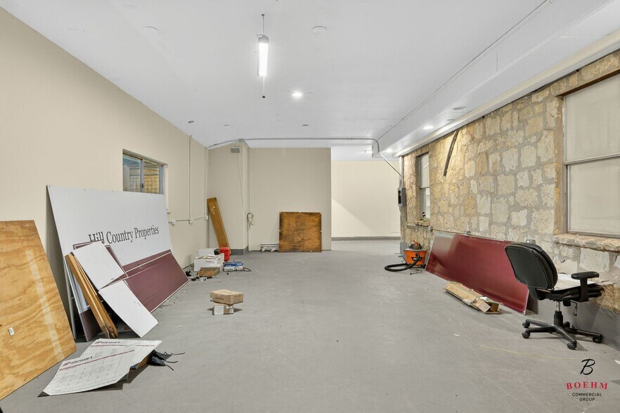 More Photos Of 32840 IH-10 W, Boerne Office For Lease