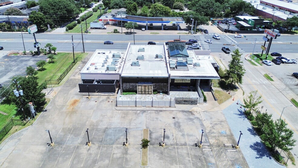 More Photos Of 7801 Westheimer Rd, Houston Restaurant For Lease