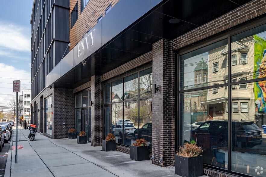 More Photos Of 58-84 Norfolk St, Newark Apartments For Lease
