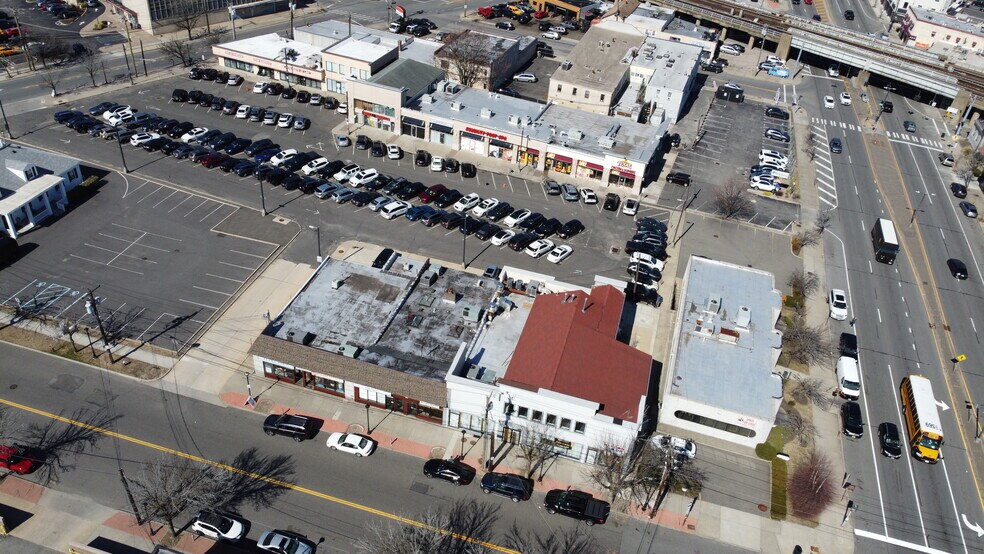 More Photos Of 16 W Marie St, Hicksville General Retail For Sale