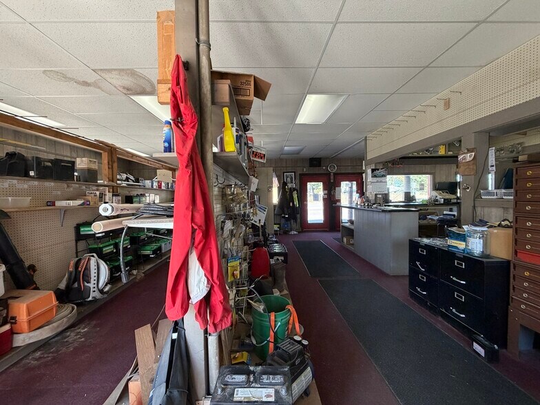 More Photos Of 5235 US-51 Hwy, Mercer General Retail For Sale