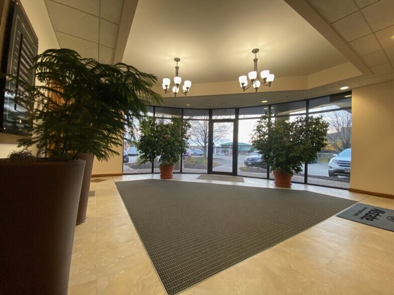 More Photos Of 2960 Triverton Pike Dr, Fitchburg Medical For Lease