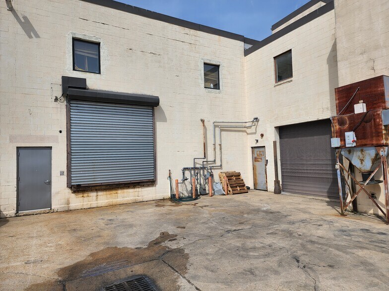 More Photos Of 10739-10741 Tucker St, Beltsville Warehouse For Lease