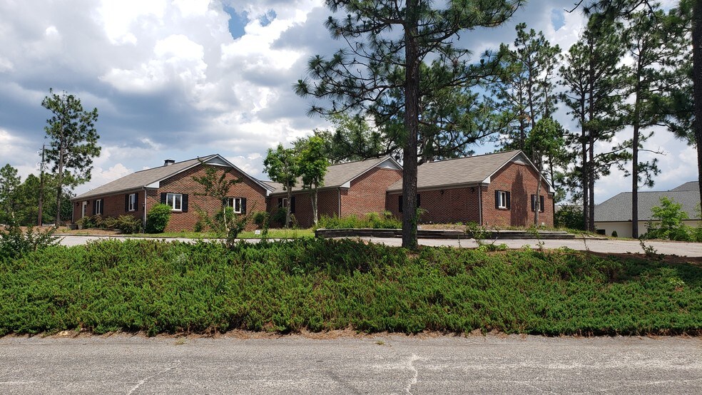 Primary Photo Of 110 Turner St, Southern Pines Medical For Lease